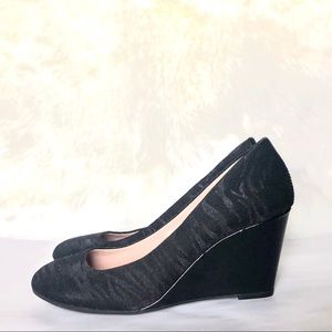 Vince Camuto wedge heels shoes Sz 7.5 EUC